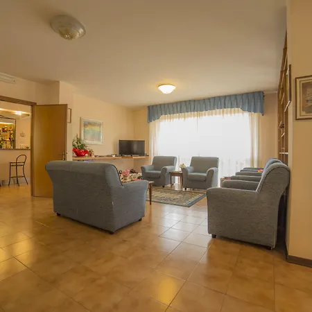 Santa Maria Hotel 2*