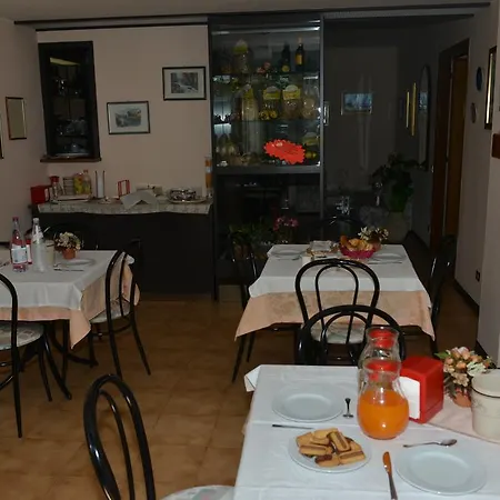 Santa Maria Hotel 2*